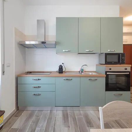 I-host - Gressoney 6 Apartament *